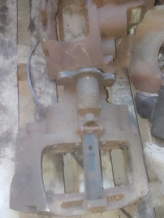 Etriere camioane semiremorci man iveco volvo scania bpw saf ror smb