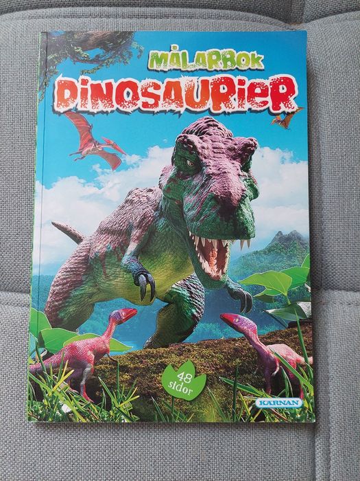 Set 3 cărți cu Dinozauri și o carte despre Spațiu