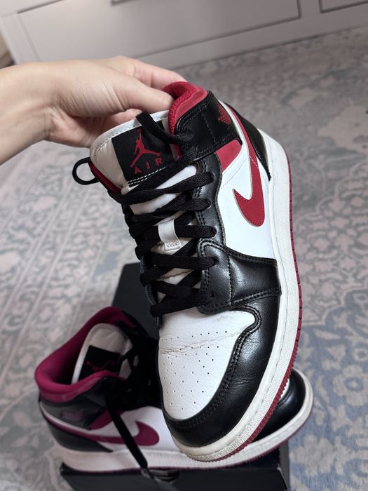 Кроссовки Nike AIR JORDAN 1 MID (GS)
