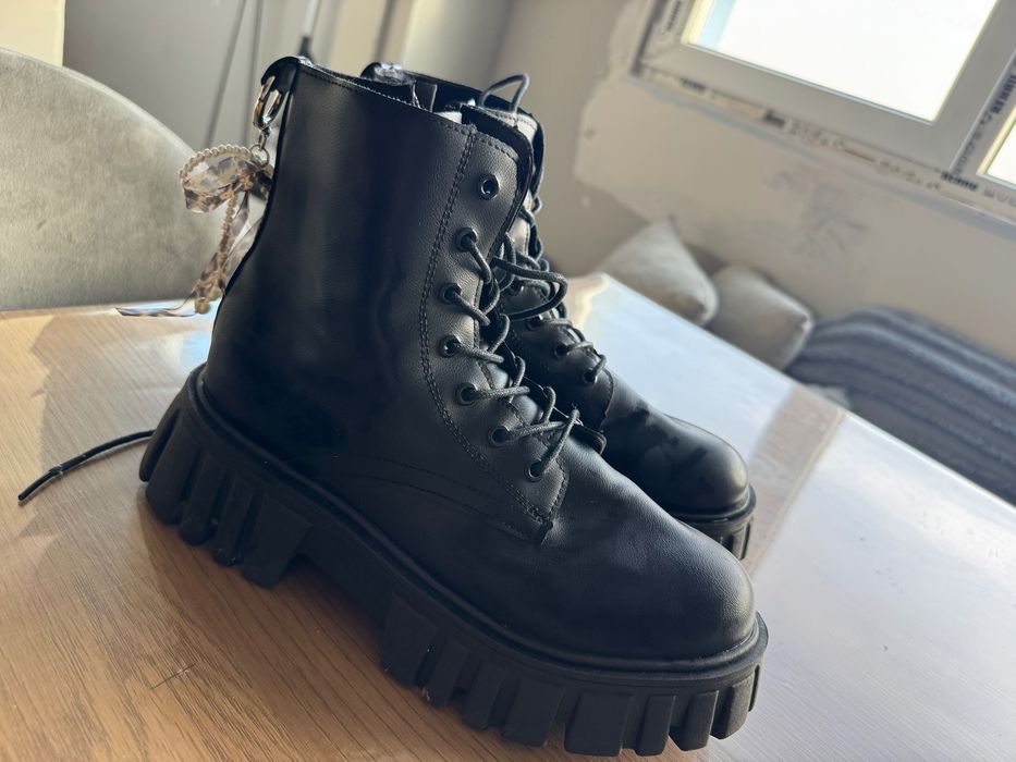 Боти - черни- 40 номер