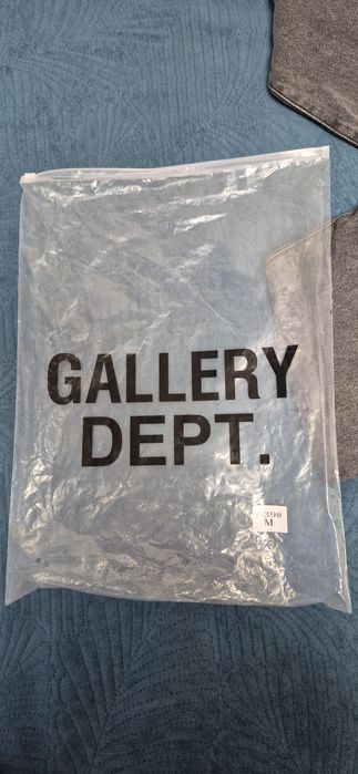 Джинсы flared.GALLERY DEPT.