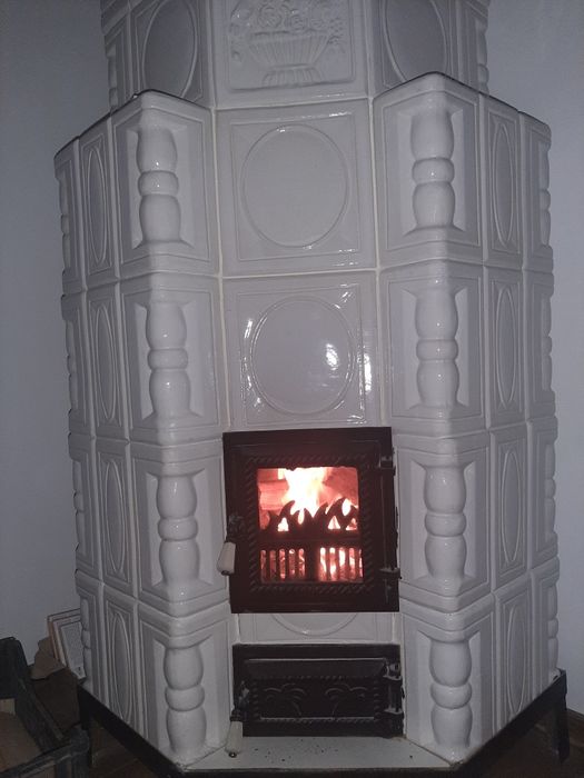 Soba pe colt din teracota