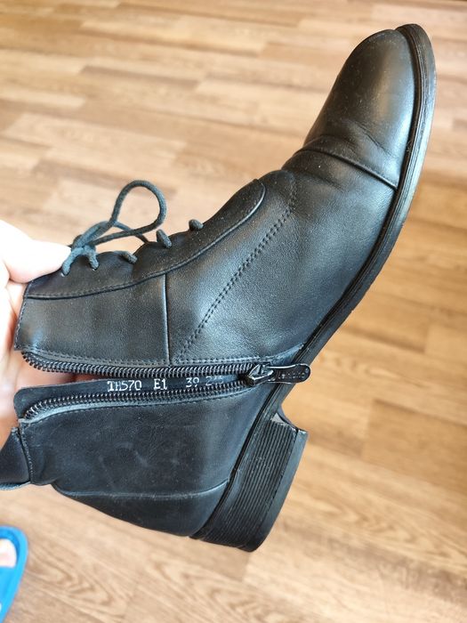 Продам ботинки из кожи,39 размер