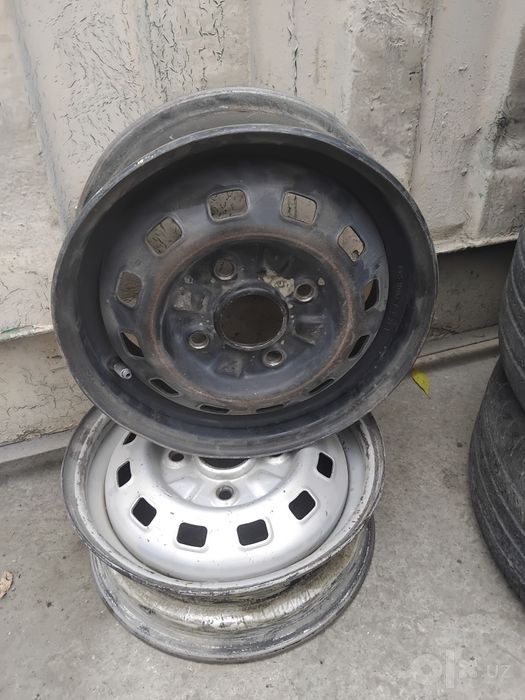 13 diskalar sotiladi xolati yaxshi aybi yoq 1 ta donalab xam sotiladi