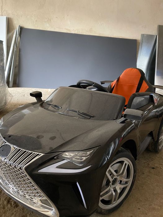 Продам электромобиль lexus