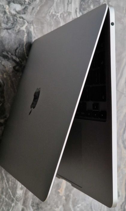 Apple Macbook Pro 13 M1 16gb ram 256 storage laptop nou