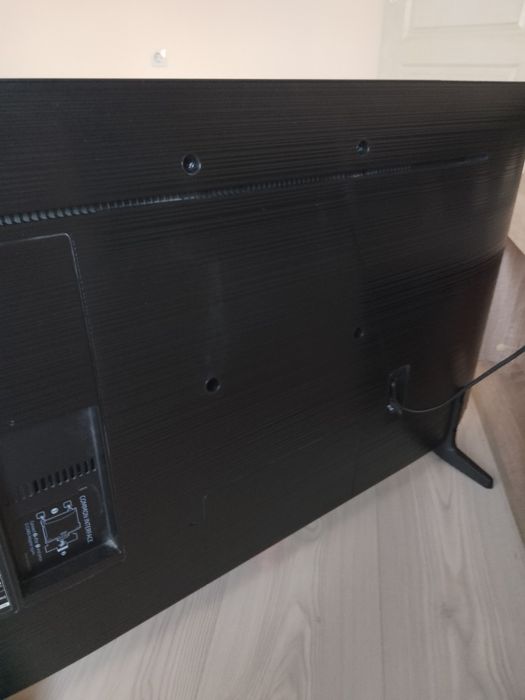 Телевизор Samsung model UE40NU7182