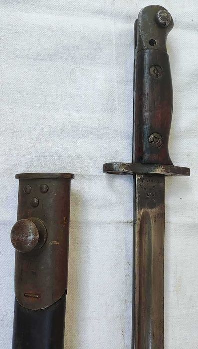 Продавам британски щик М1097 Chapman
