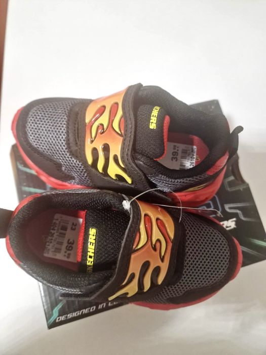 Adidasi Skechers 23 Noi