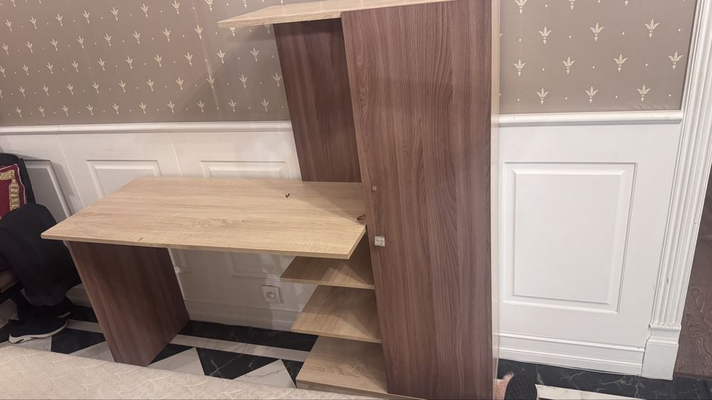 Столсо шкафом справо бесплатно