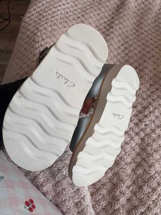 Clarks сандали за момиче