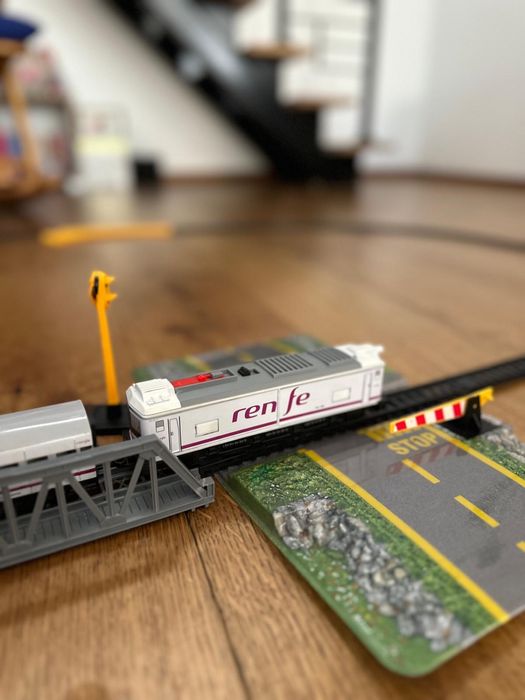 Tren electric baterii