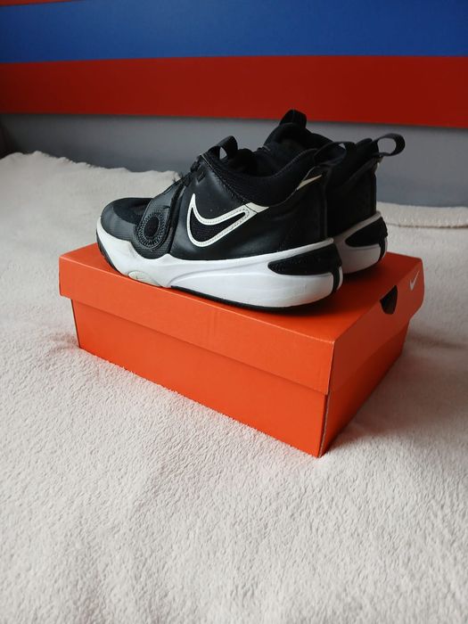 Adidași Nike, mărimea 38, stare foarte bună.