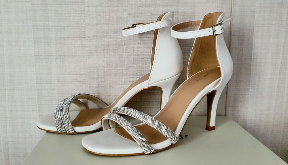 Красиви сандали с ефекти каишки, 38 номер