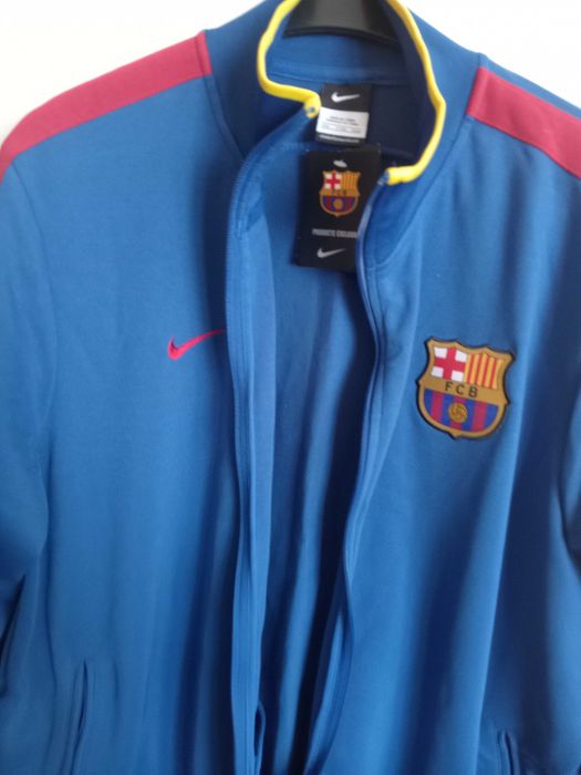 Продаётся спортивная куртка