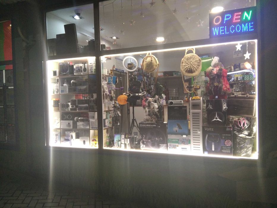 Водоустойчива лед лента 4000K на 220V - за метър