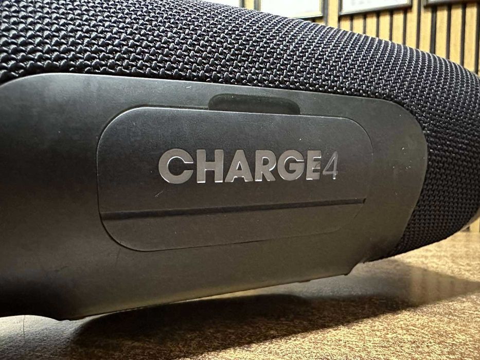 Портативна колонка JBL - Charge 4, водоустойчива