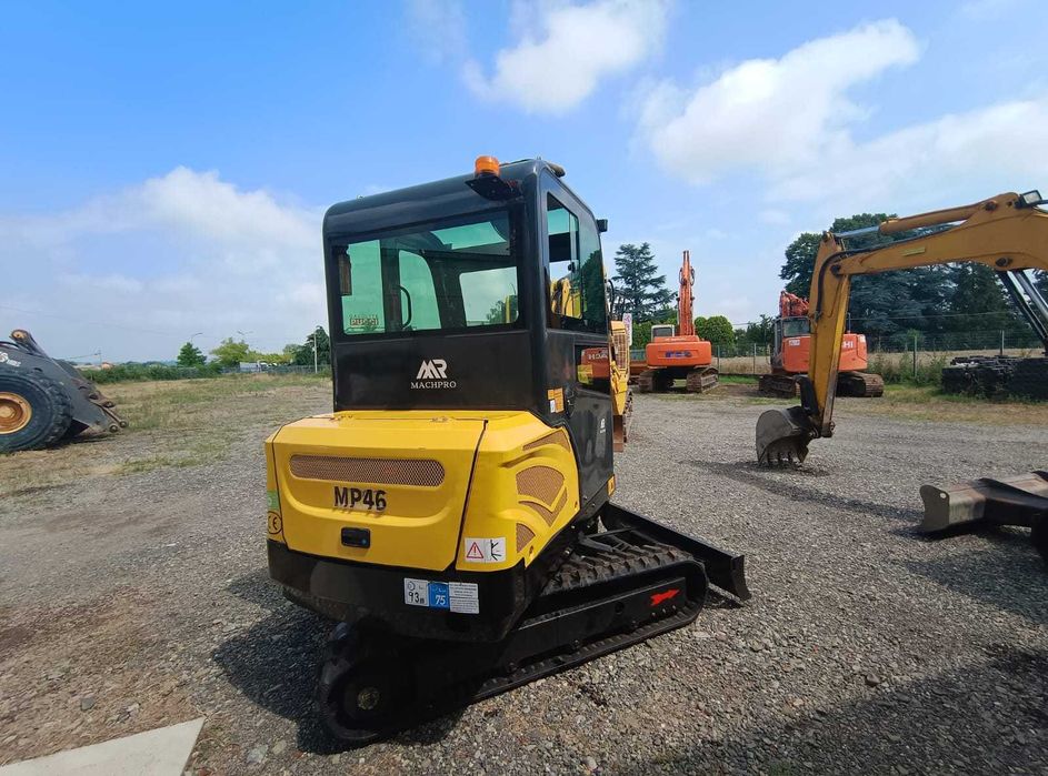 Miniexcavator  nou nout marca Machpro, model MP 46