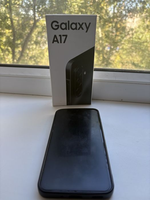 Продаом срочно телефон GalaxyA17 ,256 gb