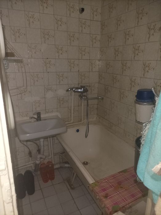 Кирпишнидан Квартира сотилади 3 хонали 2 этаждан