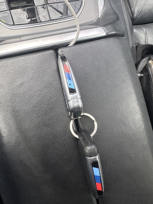 продам 2 ключа bmw.бмв.