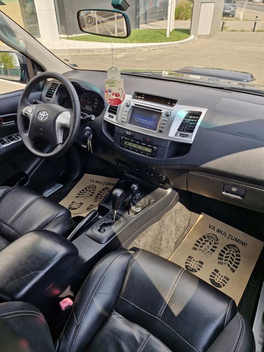Toyota Hilux 3.0 D-4D,automată, 171cp cameră