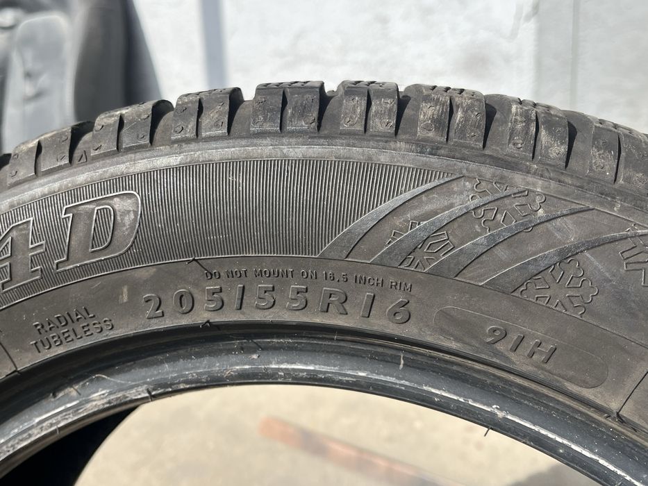 2 бр. зимни гуми 205/55/16 Dunlop 5,2 mm DOT 2816