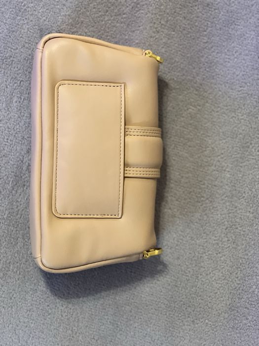 Бежова кожена дамска чанта Jacquemuss