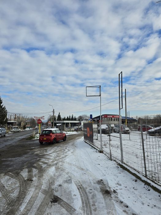 Inchiriez teren  intravilan