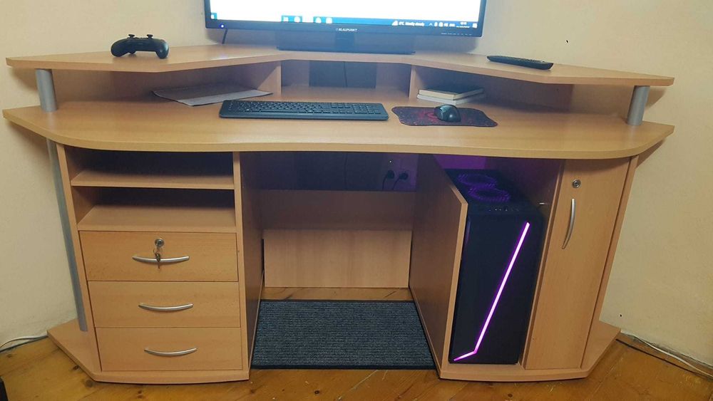 Birou pe colt foarte spatios