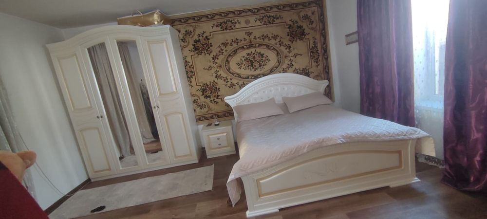 Спальный гарнитур