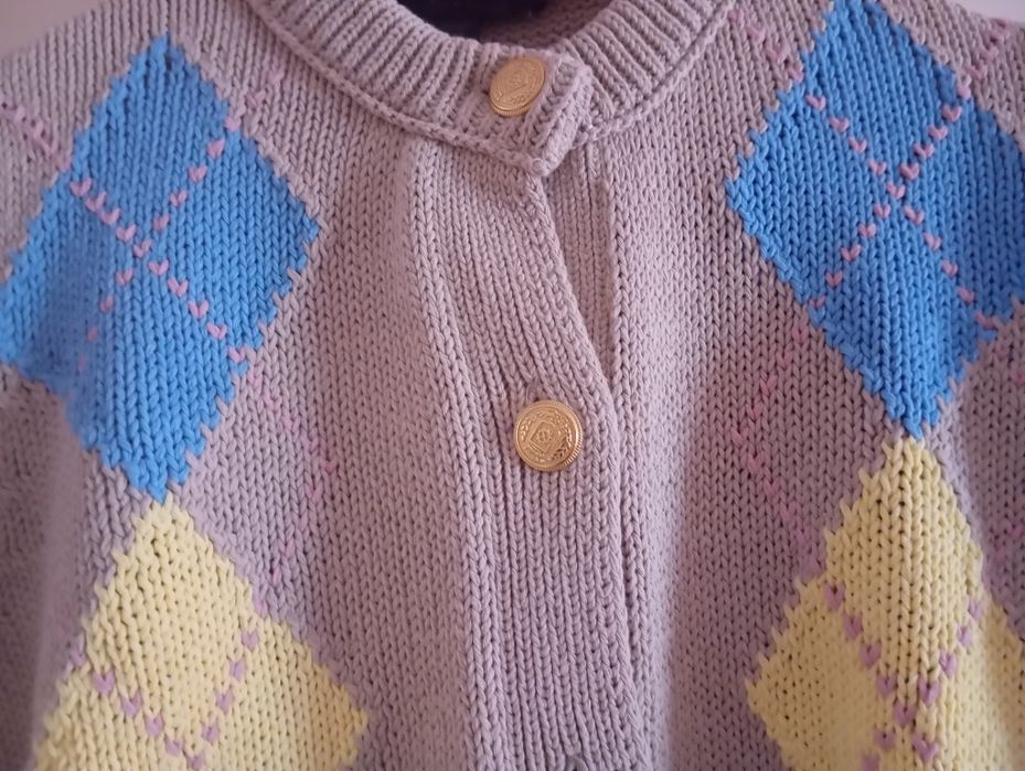 Жилетка Zara, цвят бежов, с цветни ромбове