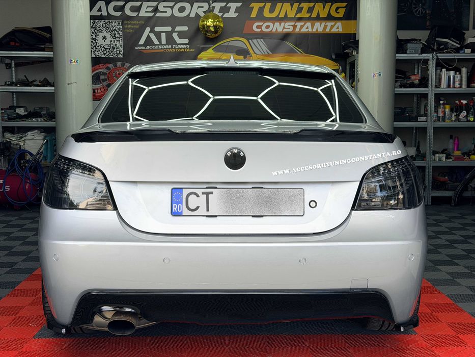 Eleron Luneta - Bmw Seria 5 E60 Negru Lucios