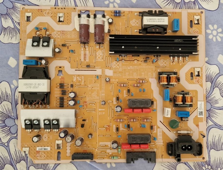 Vând placă de bază + sursă Samsung TV LED/QLED
