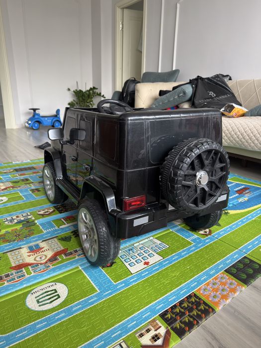 Машина игрушка mercedes G wagon