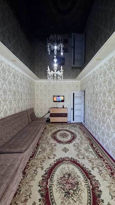 Tinchlik plaza oldida