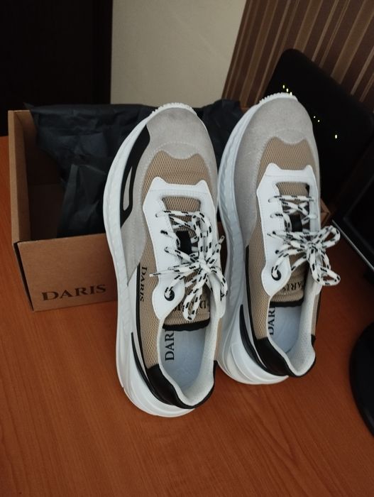 Дамски сникърси,39 номер,чисто нови