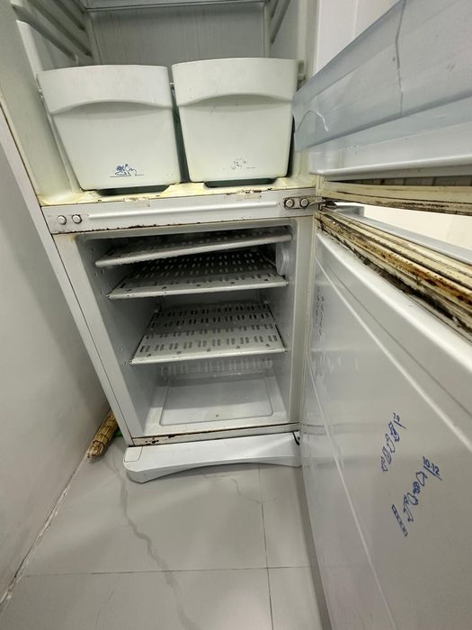 Холодильник Indesit