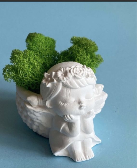 Керамична ваза със сапунени цветя и скандинавски мъх