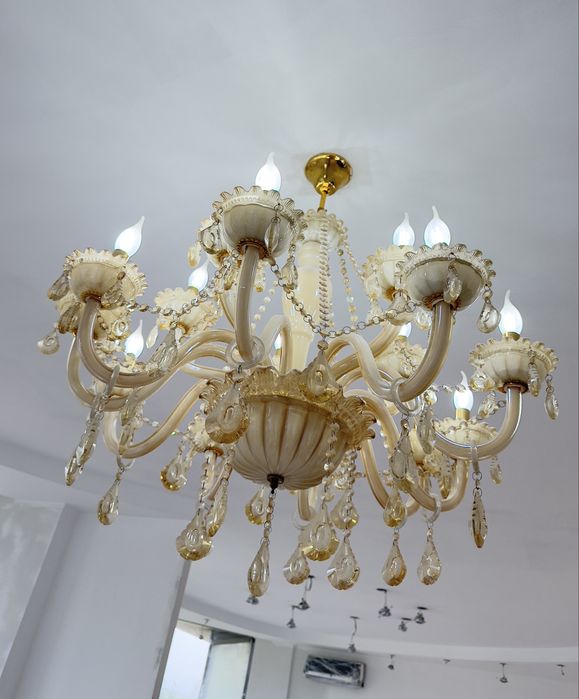 Срочно продам люстру, в наличии 2шт