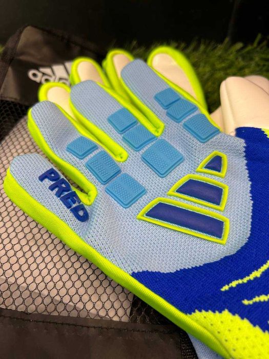 Вратарские перчатски Adidas Predator