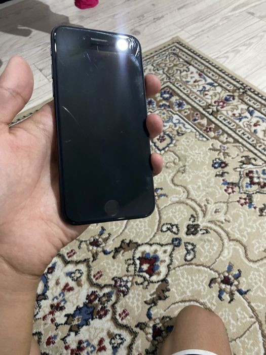 iPhone SE2 срочна
