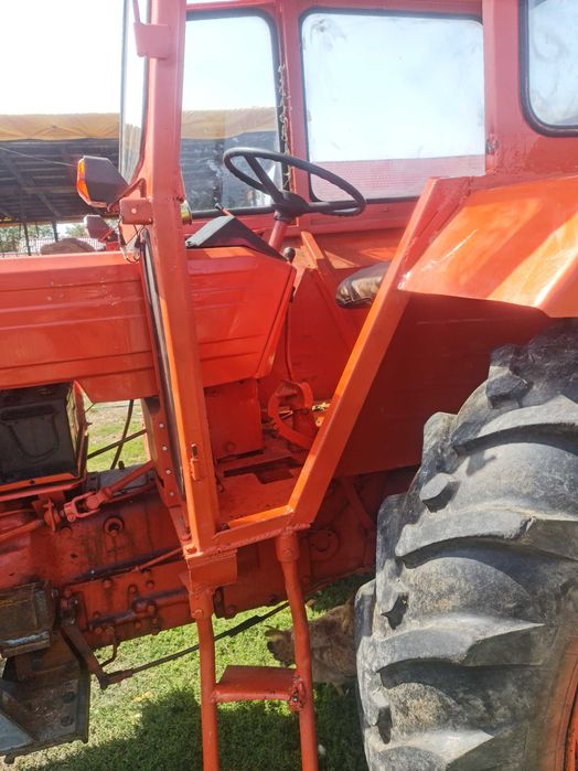 Vănd Tractor 650