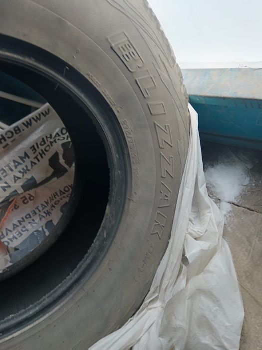 Продам шины зимние "липучка"