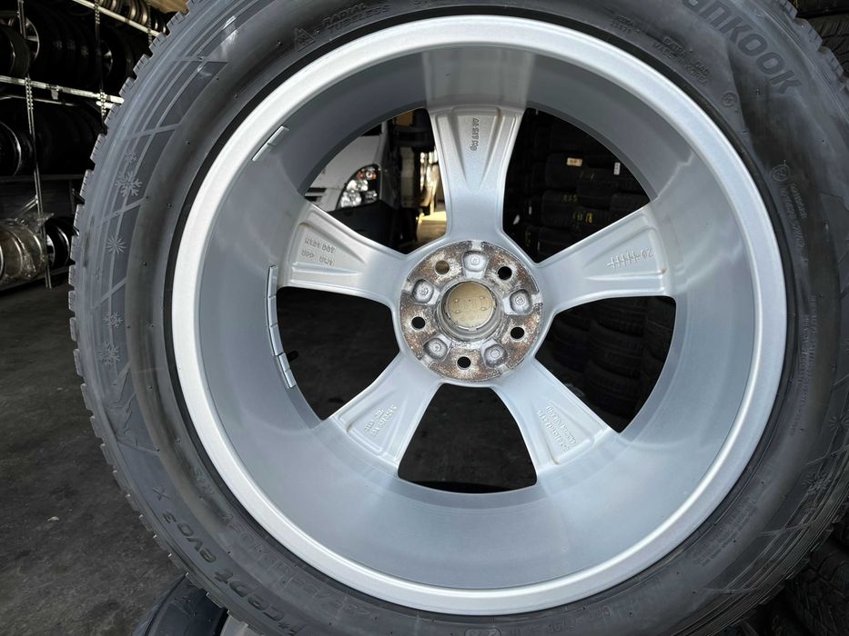 Set complet roti iarna Audi Q5 235 55 R 19 Hankook Winter i*cept Evo3