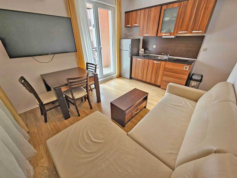 Продава се Тристаен апартамент в к.к. Слънчев бряг - 76 кв.м за 1382 €/кв.м - Снимка #2