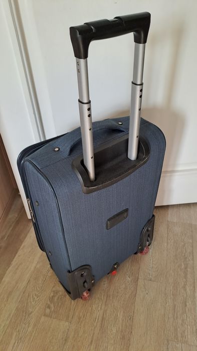 Чемодан новый "ручная кладь"