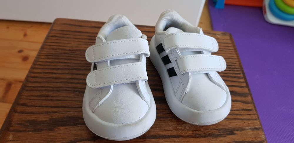 Маратонки adidas/ 20 номер