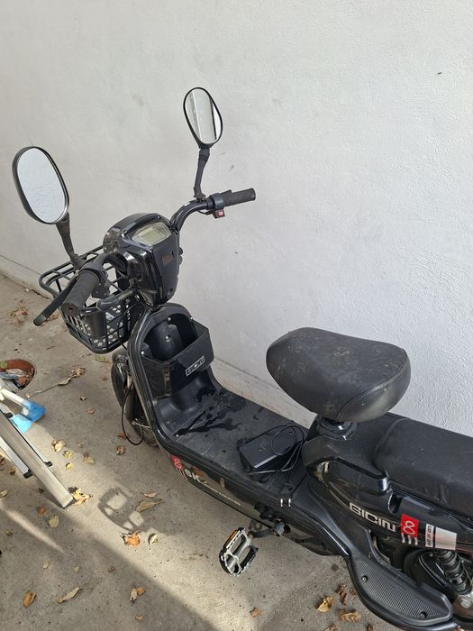 Bicicleta electrica 1200 de lei negociabil