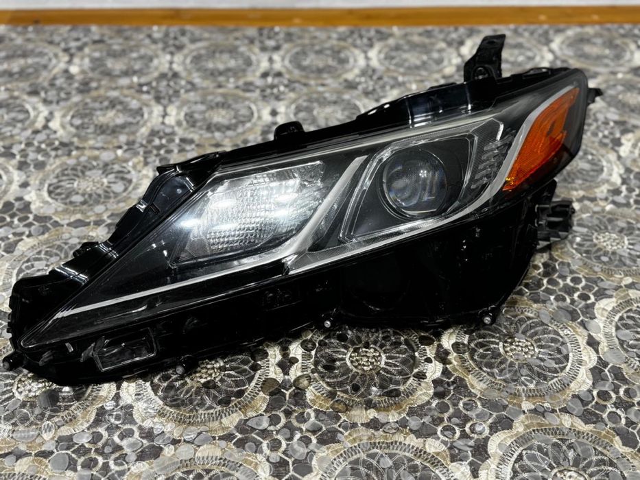 Продаются фары на Toyota Camry 70-75